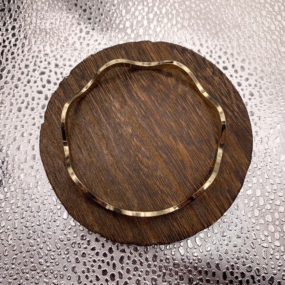 Modern Wave Design Bangle - Picture 3 of 4